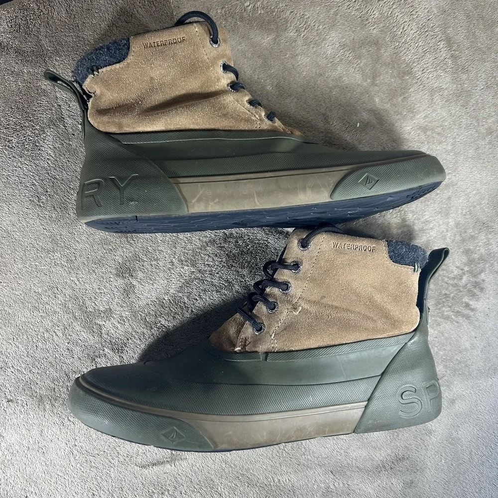 Sperry Avenue Duck Boots Men's Size 10.5 M Olive Green Brown Suede STS16497